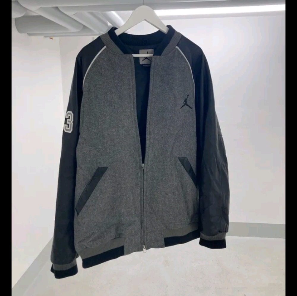 Vintage jordan 2002 jacket